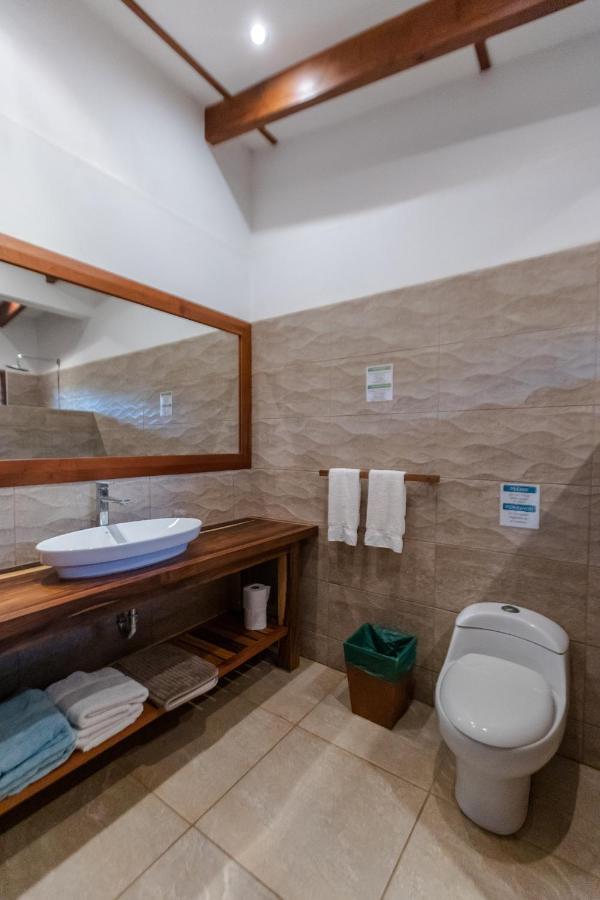 Salvatierra Beachfront Hotel Puerto Coyote 外观 照片