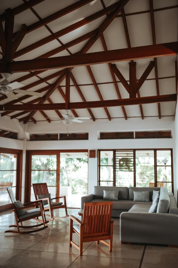 Salvatierra Beachfront Hotel Puerto Coyote 外观 照片