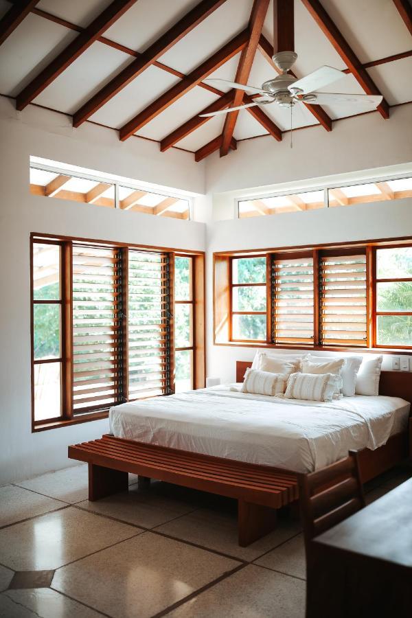 Salvatierra Beachfront Hotel Puerto Coyote 外观 照片